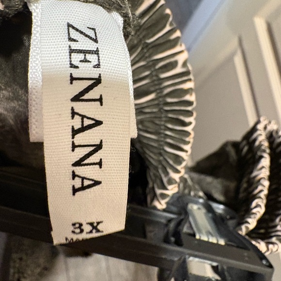 Zenana Outfitters Distressed Acid Wash Black Maxi Skirt NWT Size 3X - Picture 7 of 7